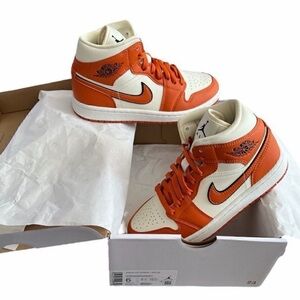 NIB Nike Air Jordan 1 Mid SE